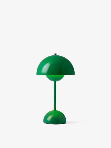 Φωτογραφία από Flowerpot VP9 Signal Green