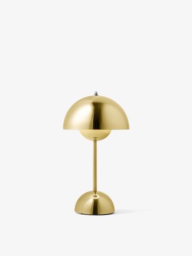 Φωτογραφία από Flowerpot VP9 Brass-Plated